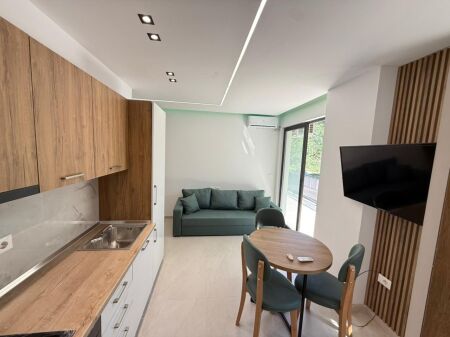 Shitet Garsoniere Në Golem – Pranë Rezidence Liburna