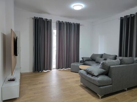 APARTAMENT ME QIRA TEK ZOGU ZI, 2+1 -750EURO