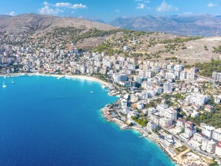 SARANDË, SHESIM APARTAMENT 2+1 ME PAMJE NGA DETI