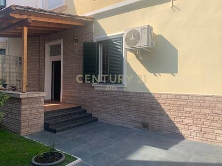 JEPET ME QERA AMBIENT KOMERCIAL 125M2