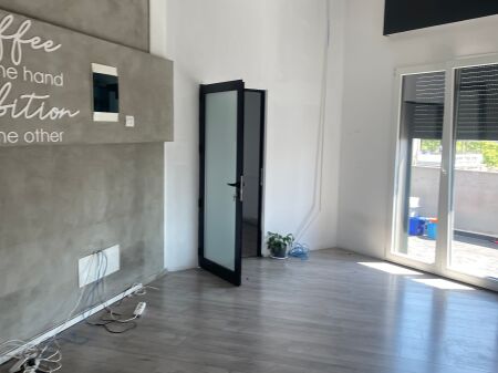 Ambjent 280m2 me Qera ne Qender , Tirane