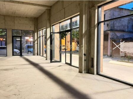 COMMERCIAL SPACE FOR RENT 120M2 NEAR THE RED SCHOOL!