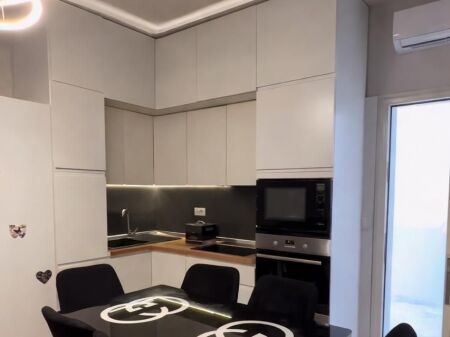 Jepet me qira apartament 1+1 + verandë -Liqeni i thate(530581011-15)
