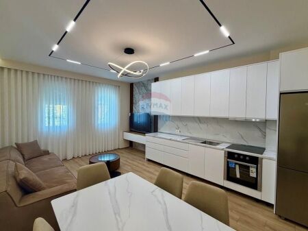 * 2+1+2 PER SHITJE-BULEVARDI BLU KAMEZ*