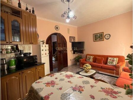 MIDIS JONIT & ADRIATIKUT – PRONË QË NUK DEL DY HERË NË SHITJE, VLORE!