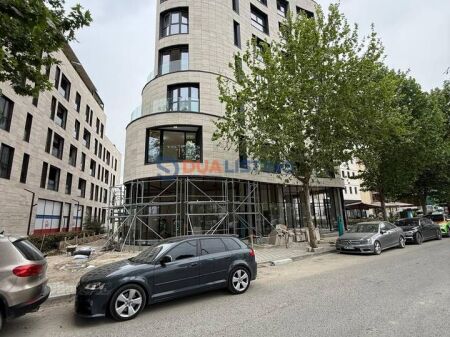 Ambiente di lusso per uffici in affitto presso il Lago Secco.