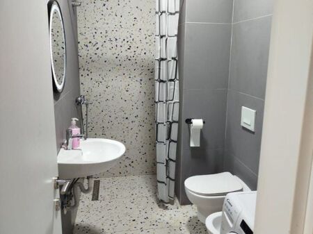 Qera, Apartament 1+1+Post Parkimi, Univers City, Tiranë. 500 €