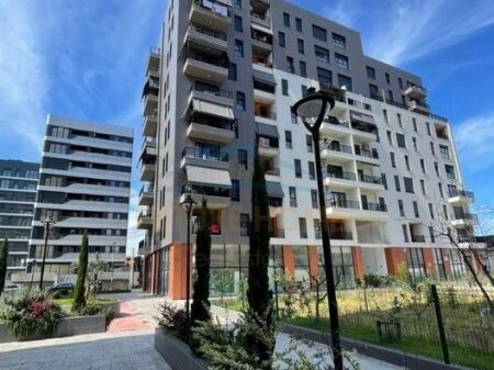Shitet, Apartament 2+1+2, Trio Towers, Don Bosko,Perballe gjykates administrative.