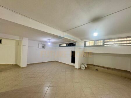 Qira, Bodrum , Rruga e Kavajes , Tiranë.