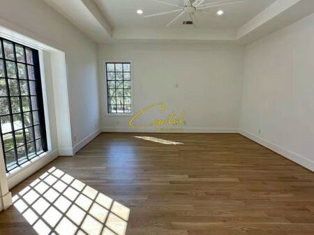 SHOP FOR RENT DURRES ROAD 50,000 LEKE