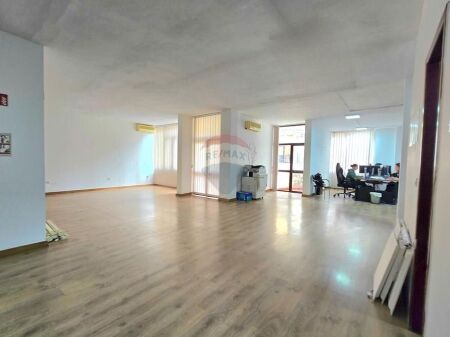 Zyra per qira ne Bllok