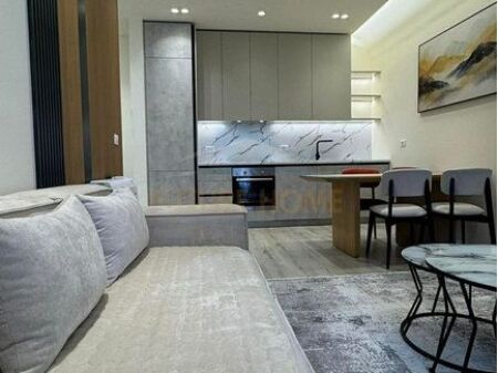 Affitto, Appartamento 1+1 + Posto Auto, Complesso Aura, Via Dritan Hoxha