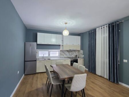 Apartament me qera