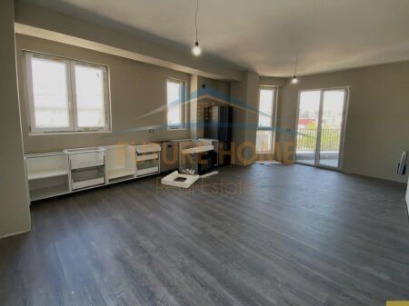 In vendita, Appartamento 3+1+2, Komuna e Parisit, Tirana.