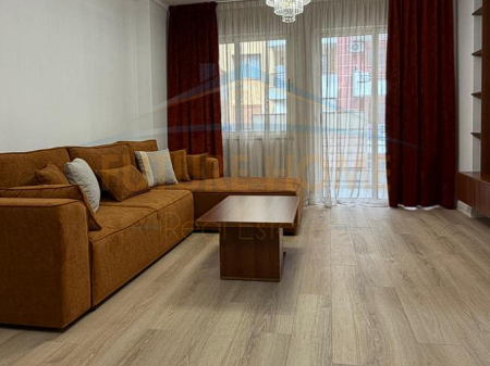Shitet , Apartament 2+1+2 te “Lin” Yzberisht , Tirane