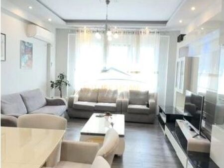 Shitet, Apartament 2+1, Kopshti Zoologjik, Tiranë.