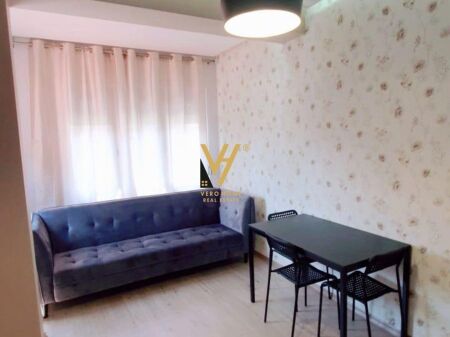 JEPET APARTAMENT 1+1+BLK TE RRUGA E BARRIKADAVE 600 EURO