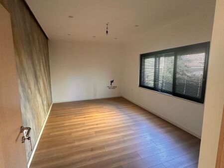 ZYRE ME QERA 100M2 BLLOK 100.000 LEKE FH-71987