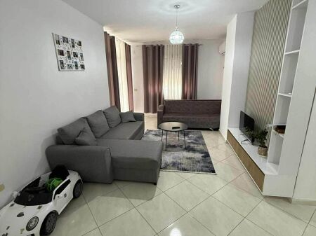 🏡 Jepet me qera apartament 2+1+2 + garazh 🚗🚗📍 Vendndodhja: Kompleksi Fratari, Astir💰 Qiraja: 50,000 lekë/muaj