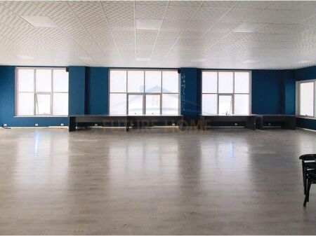 For sale, Business Premises, Bardhyl Street.