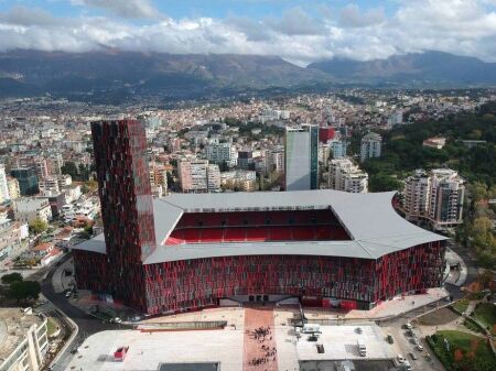 Shitet njësi komerciale pranë Stadiumit “Air Albania”