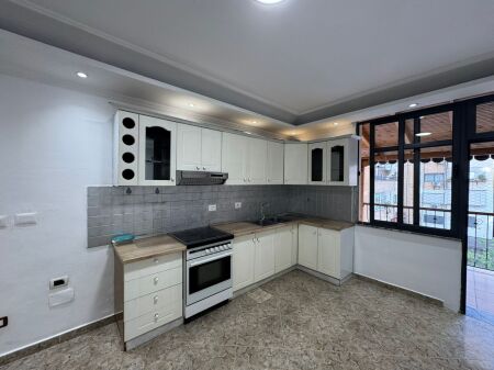 APARTAMENT 3+1+2 ME QIRA PRANE PALLATIT ME SHIGJETA