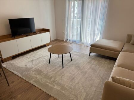 Super apartament me qira Kompleksi Delijorgji 700euro
