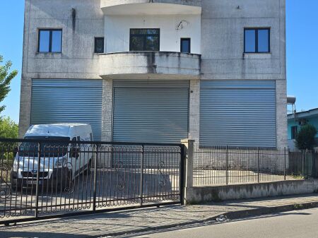 SHITET AMBJENT BIZNESI,MAGAZINË NË ZONEN E KODER KAMEZ,