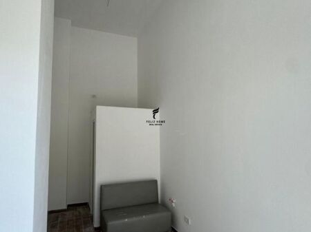 SHOP FOR RENT 20 M2 DON BOSKO 35,000 LEKE  FH-72075