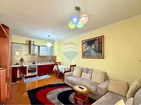Apartament 2+1 Per Shitje Komuna Parisit