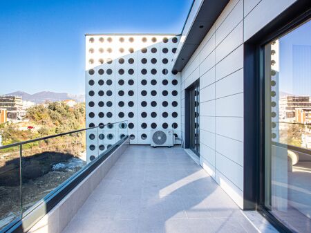 💫 94m² Perfeksion me Oxhak, Tarracë & Verandë! 💥 Shitet Penthouse 1+1 Luxury P.2025 - Mbi 50K Investim & Pamje Ballore (📍LIQENI THATË - RADISSON 🏢