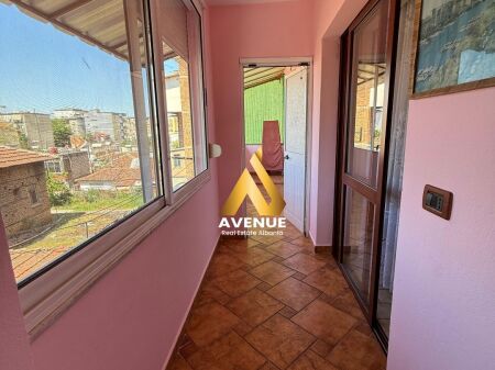 Jepet me qira apartament 1+1, Yzberisht – Pallatet Cabej