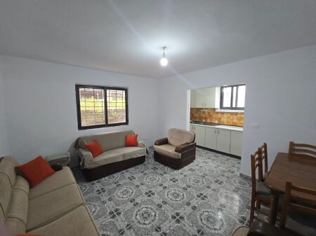 Jepet me Qera Apartament 2+1 prane Policise Durres