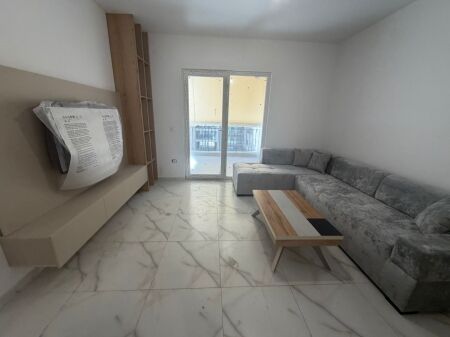 In affitto 2+1+2 LAPRAKE 60.000 leke