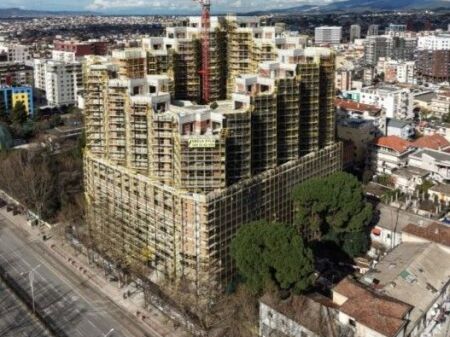 🏢 Shitet Apartament 2+1 – Colonnade Residence ✨