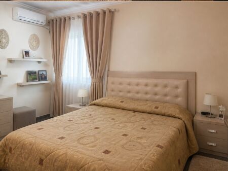 Rruga e Durresit, jepet me qera apartament 1+1.