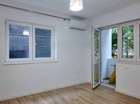 JEPET ME QIRA APARTAMENT 1+1 PRANE XHAMLLIKUT !