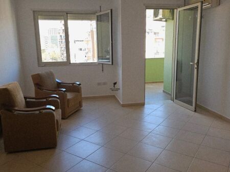 ZYRE ME QERA 112 M2 RRUGA E ELBASANIT 100.000 LEKE FH-72243