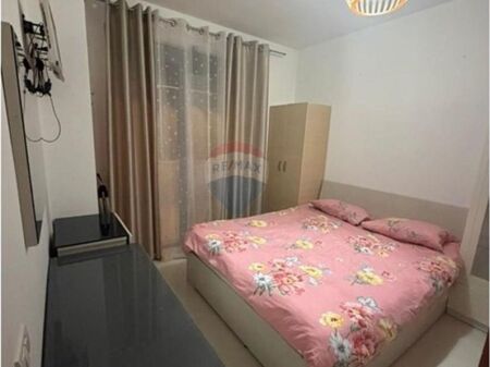 Apartament 1+1 me qira, Astir