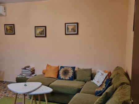 Jepet me qera Apartamenti 1+1📍Perball ministrise se mbrojtjes , Rruga e Dibrës ✨