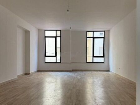 COMMERCIAL SPACE FOR RENT IN THE CENTER OF TIRANA, DURRES STREET