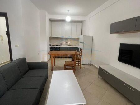 Appartamento 1+1 in vendita – Nuovo Anello, Tirana (vicino all'Hotel Arc)