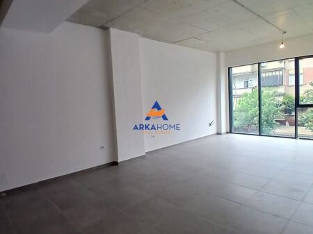 OFFICE FOR RENT 60M2 "BARRICADES STREET" 95000 LEKE
