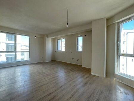 SHITET APARTAMENT 3+1+2 TEK KOMUNA E PARISIT