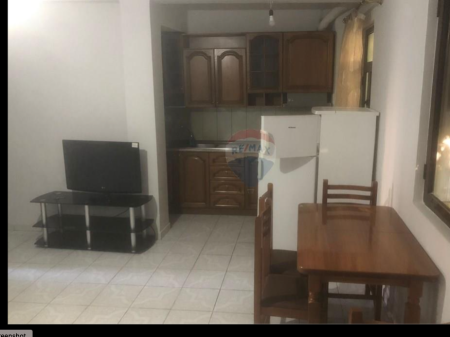 Appartamento in affitto 1+1 a Komuna e Parisit