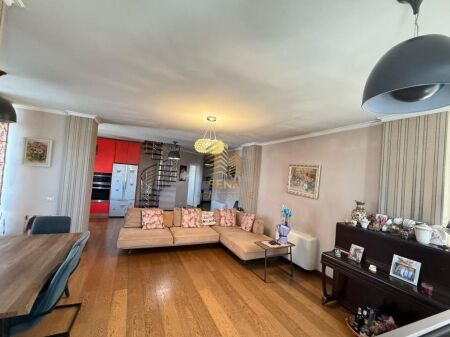 Shitet, Apartament 2+1, Rruga e Kavajes, 206,000 Euro