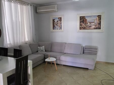 2+1, arredato alla villa L 1, prezzo 500 euro