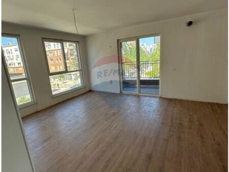 WE SELL APARTMENT TRAIN STATION!