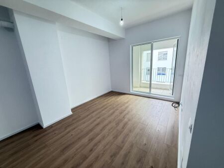 🏡 Shitet apartament 1+1 📍 Ali Demi – Kompleksi Kaimi💰 Çmimi: 108 Milion lekë