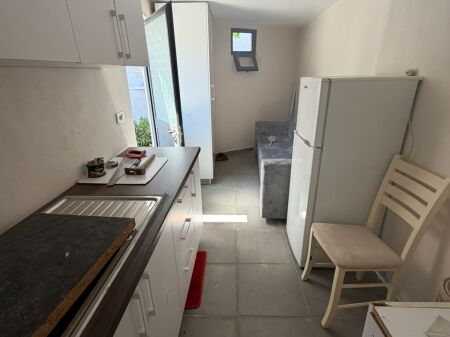 🏡 Garsoniere me qira – Selitë💰 Çmimi: 15,000 lekë/muaj